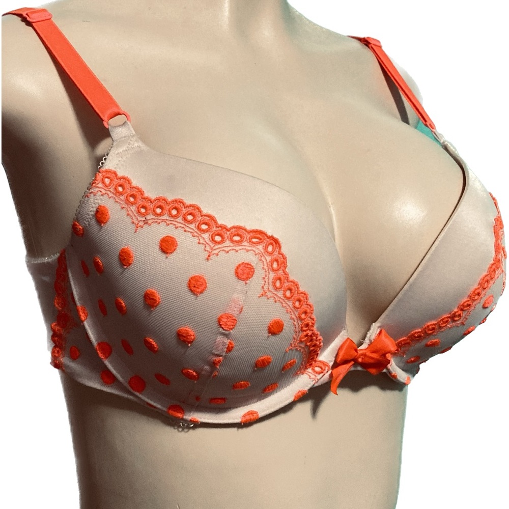 Victoria's Secret Very Sexy Push Up Pigeonnant Bra